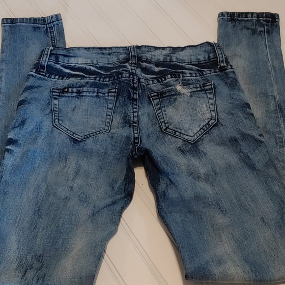 Lovesick distressed light wash skinny jeans - Picture 5 of 6